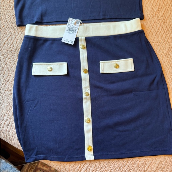 NWT Mango 2 Piece Set- Buttoned Knit Skirt and T-Shirt w Contrasting Buttons XL - Picture 2 of 12